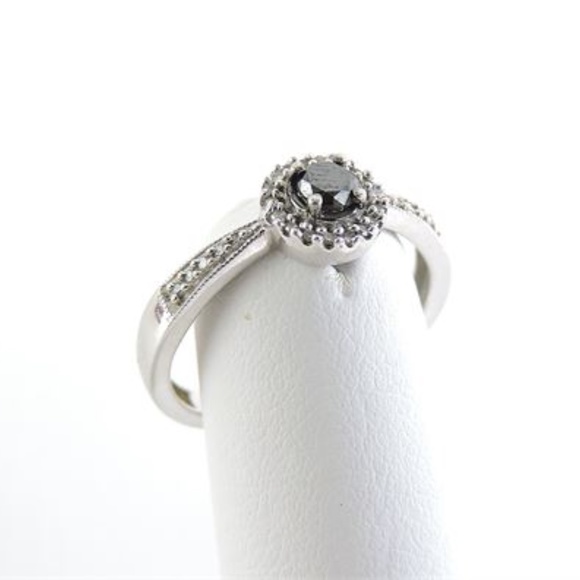 10K White Gold Diamond & Black Diamond Ring - Picture 3 of 8